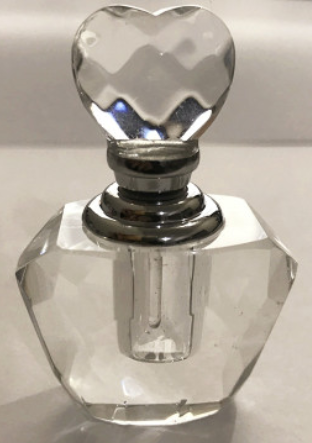 高档水晶女士心形香水瓶摆件简约大方分装瓶玻璃瓶面议