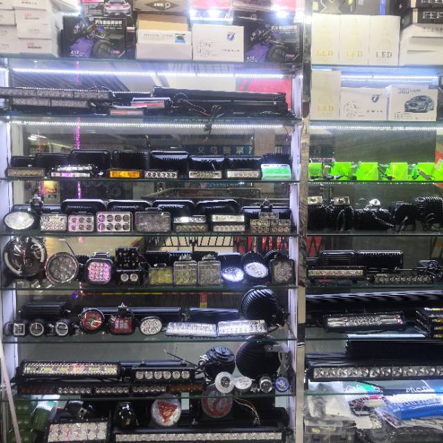 Yiwu Xinhui Optoelectronics Co., LTD describe pic - 1