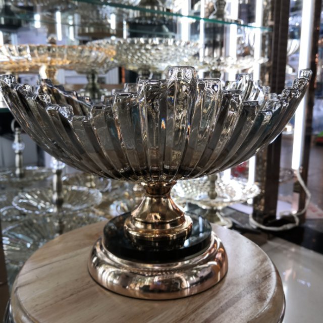 Exquisite glass six-petal flower fruit bowl European and American retro foreign trade export handicrafts thumbnail