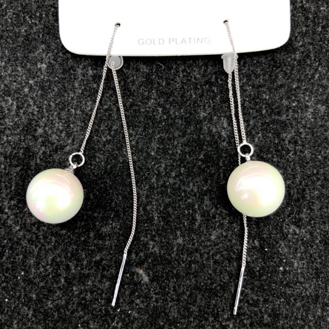 Pearl earring strings: White pearls, pure, versatile and fashionable earrings details Picture