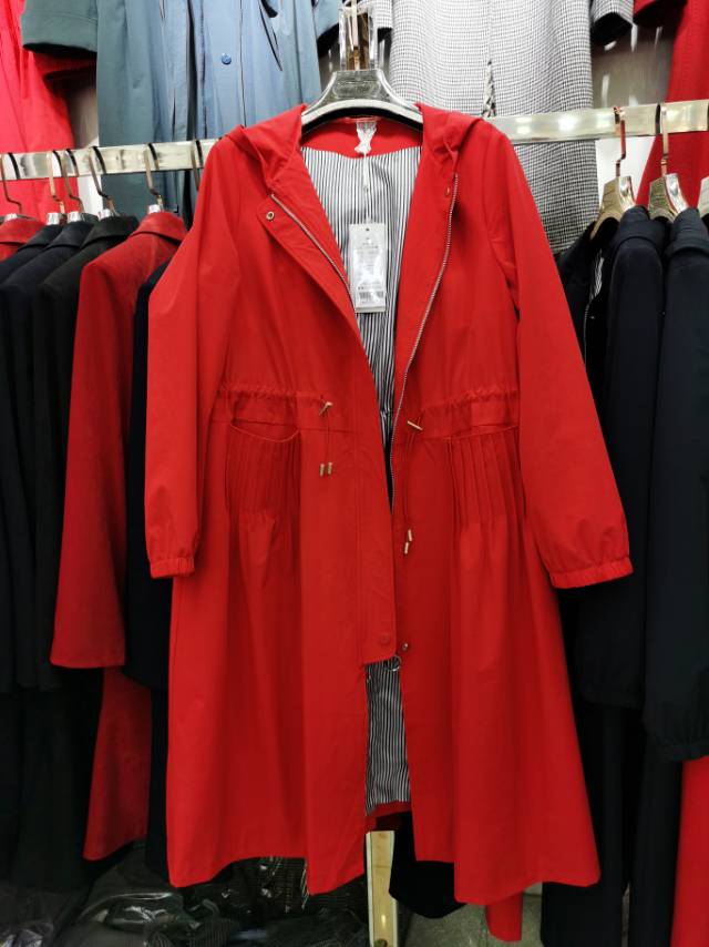 红色时尚女装春季新款带帽风衣女士长款拉链外套