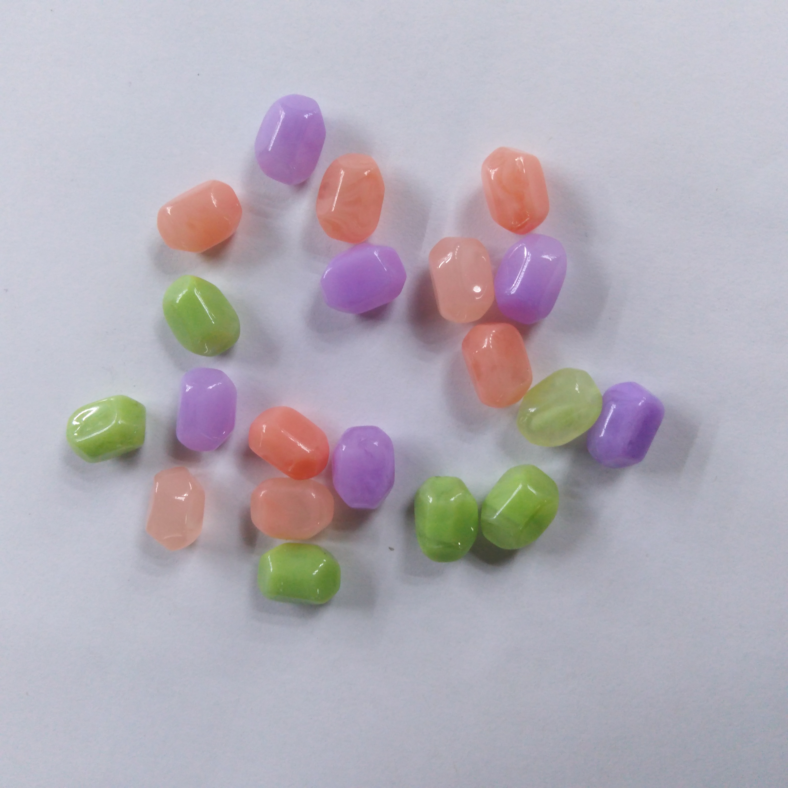 彩色多面异形珠树脂吊坠配饰厂家直销diy树脂艺饰配件