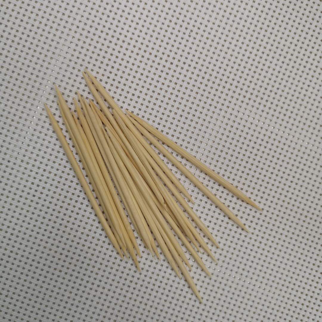 Portable plastic bottle household natural bamboo toothpicks in bamboo toothpick box Specification image