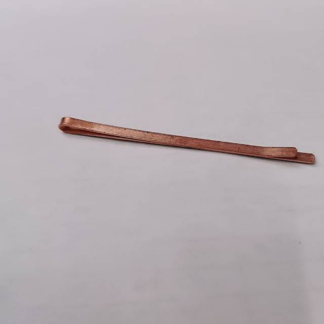 Our factory specializes in electroplated red copper straight clips, bb clips, gripper hair clips, hair bands and hair comb accessories details Picture
