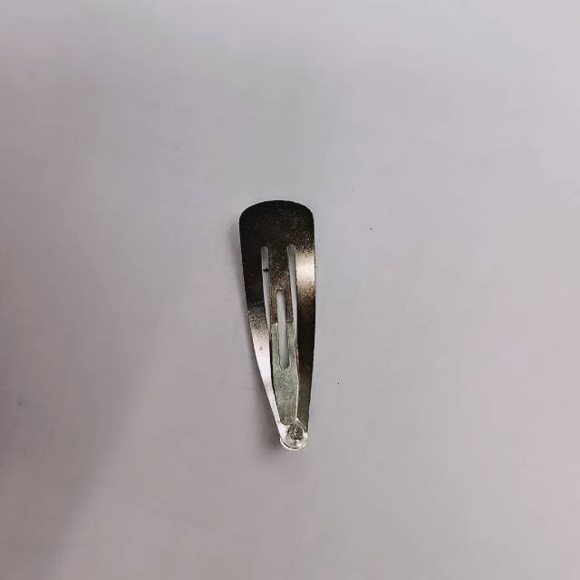 Xuebo Jewelry Accessories DIY Factory specializes in the processing of ordinary old classic small monster claw, straight clips, bb clips, monster claw hair clips, hair bands, hair combs and other handcrafted accessories and hair accessories details Picture