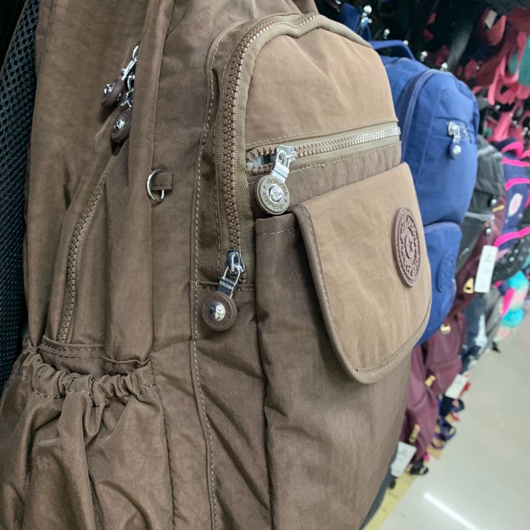 美迪莎8556高年级儿童轻便减负防水轻盈面料校园双肩背包产品图