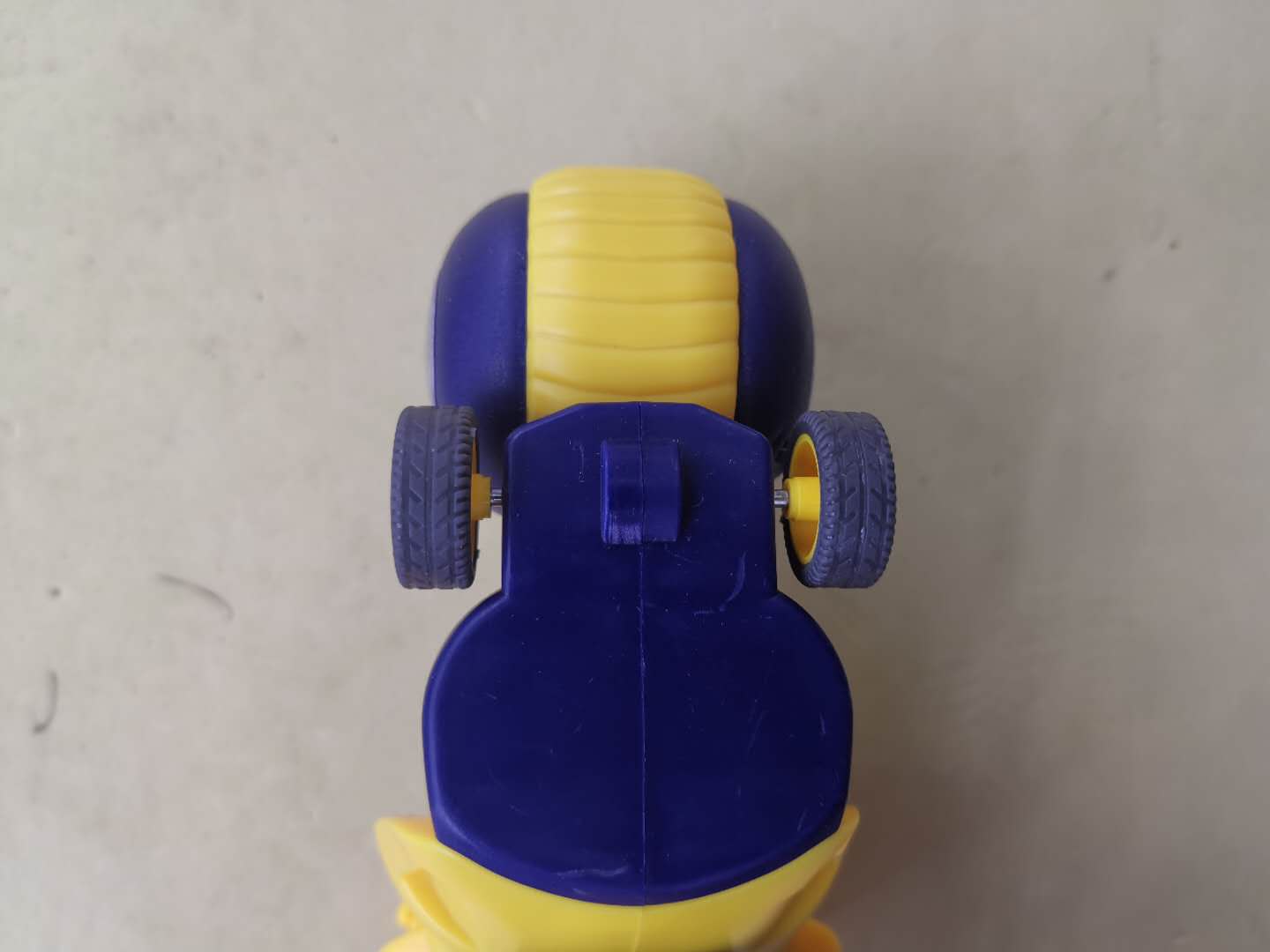 小孩电动玩具车 黄蓝摩托车 电动摩托车玩具细节图