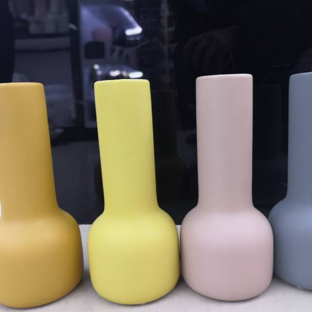 Factory direct sales of Morandi color light luxury ceramic small vases, dried flower arrangements, creative and simple living room ornaments, wholesale by box