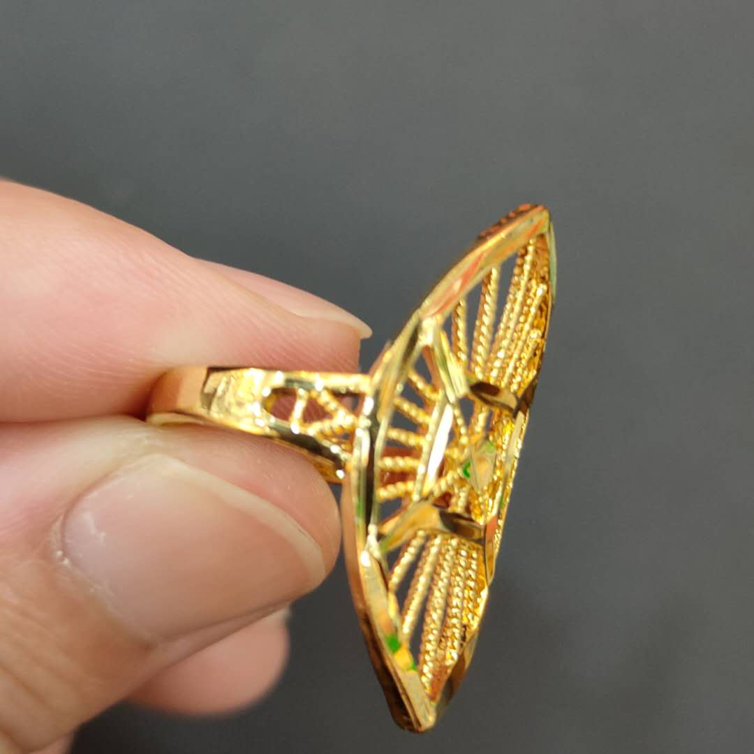 A popular classical imitation gold festival gift with a light pattern accessory ring details Picture