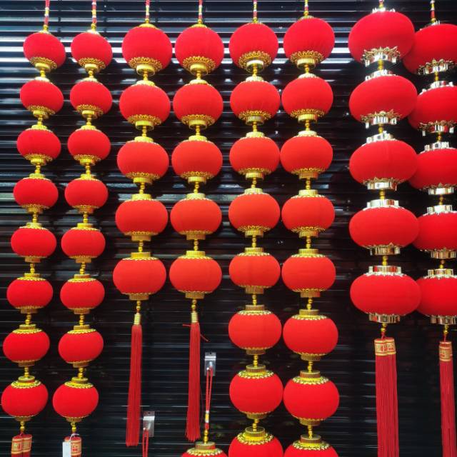 10# Red Lantern Foam ball Velvet lantern with gilded tassels, new style factory wholesale and direct sales Specification image