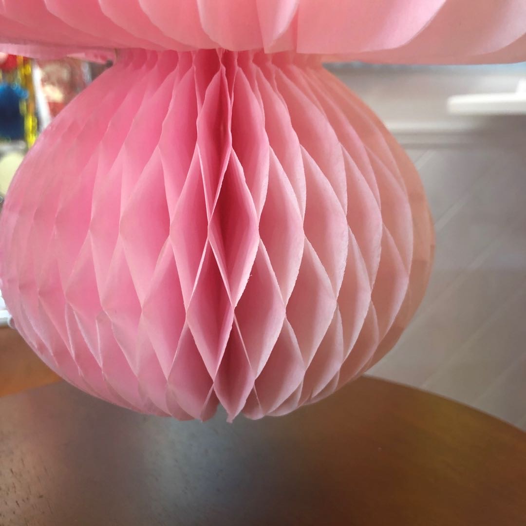 Festive glass window atmosphere, store anniversary event venue, Christmas decoration pacifiers Specification image