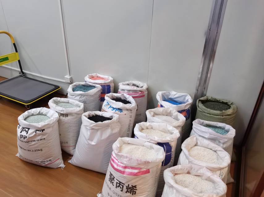 Lier Plastic describe pic - 3