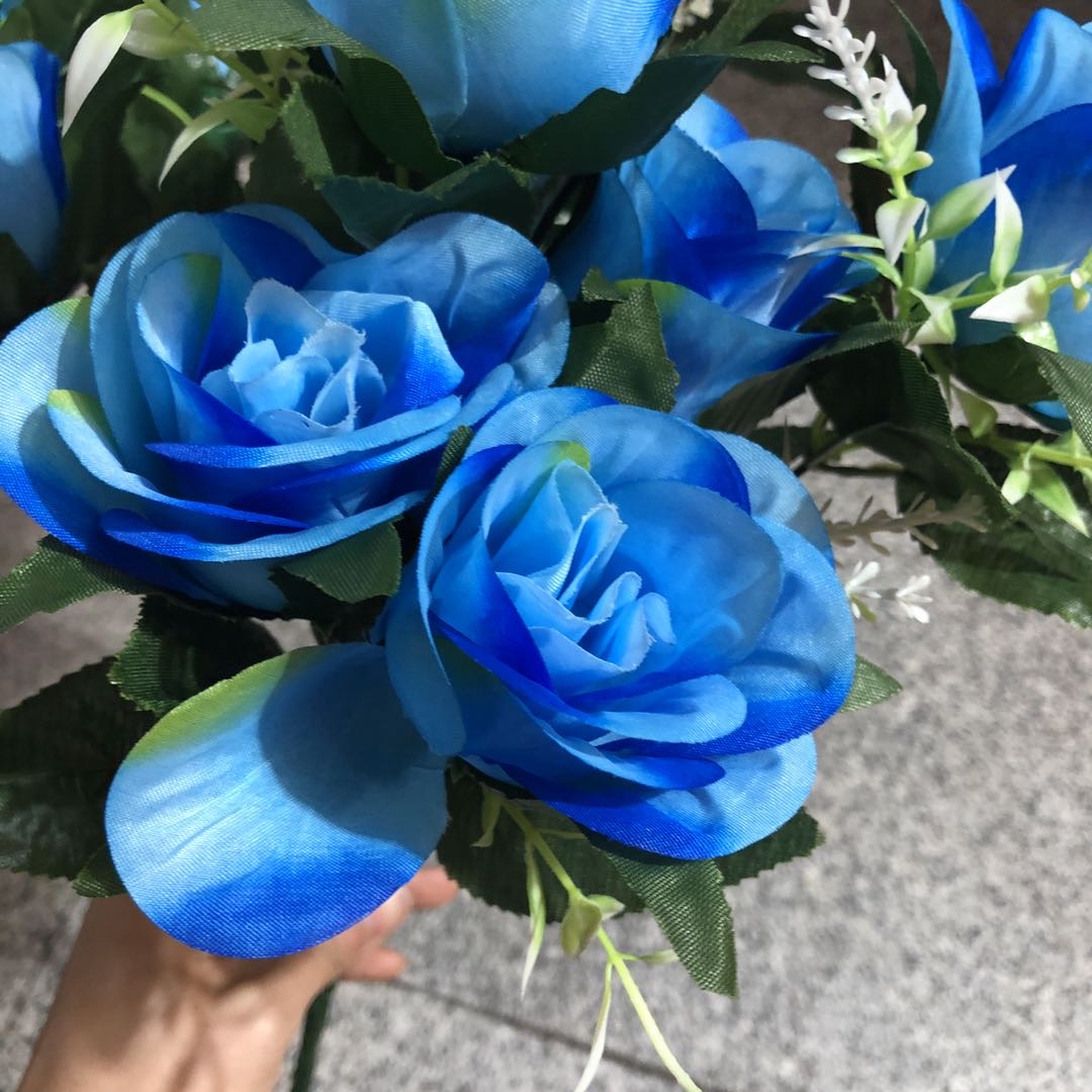 Factory direct sales of artificial flower silk fabric decoration, artificial prosperity rose flower bouquet, wedding road guide arrangement, artificial flowers 12 roses details Picture