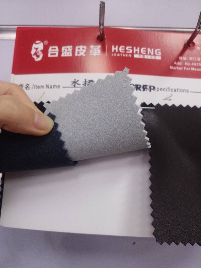 厂家直销热销新款PVC皮革大量现货高中低档箱包沙发鞋材面料产品图