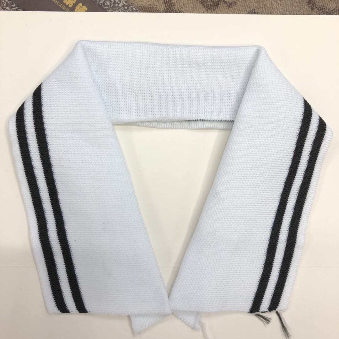 Knitted neckline T-shirt