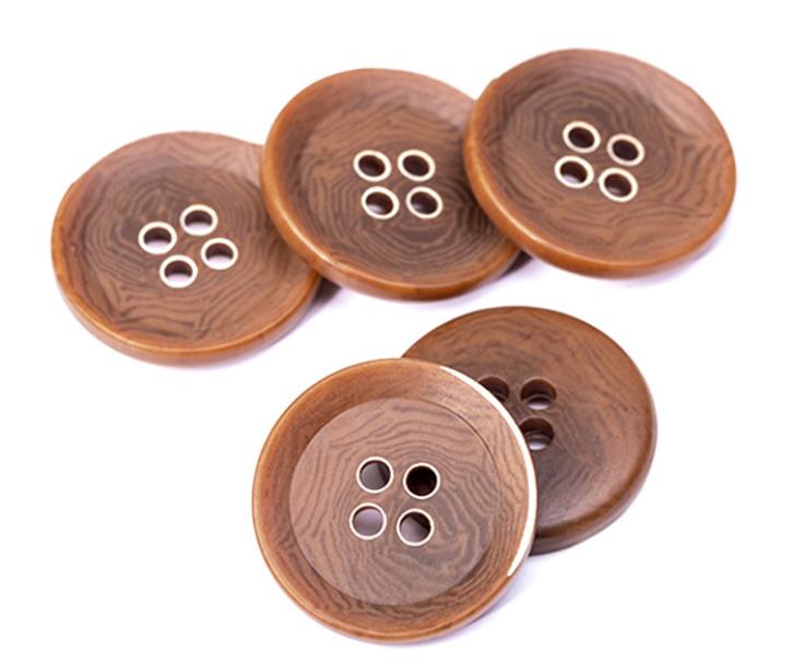 热销树脂花纹斜边四眼扣高档西装外套