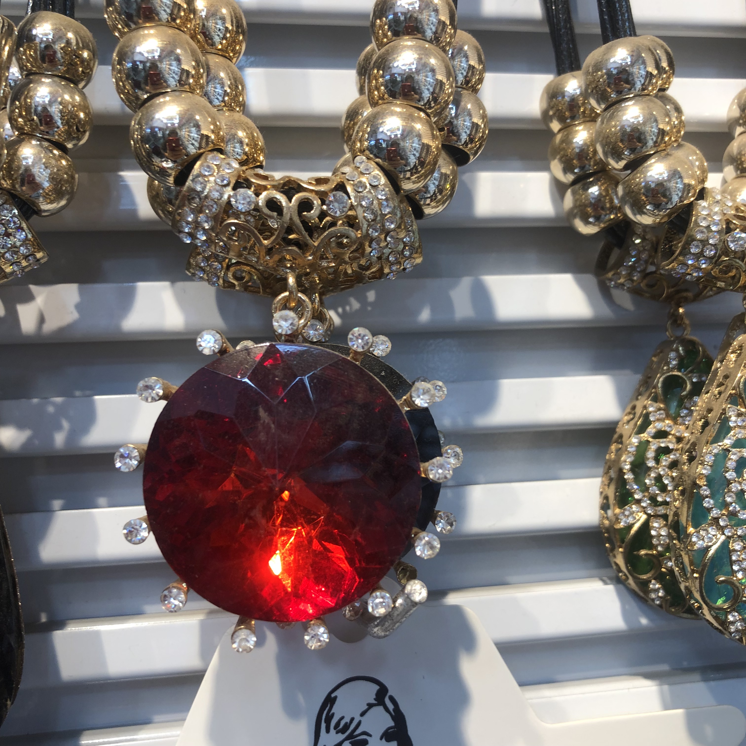 Water diamond necklace, women's autumn and winter retro sweater chain, long style, simple and elegant, high-end ethnic style, versatile details Picture