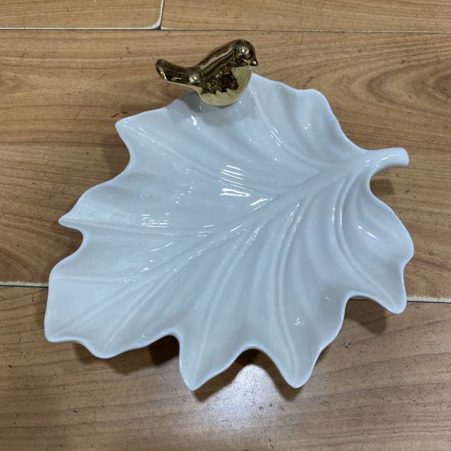 厂家直销陶瓷纯白叶形底座镀金小鸟工艺品