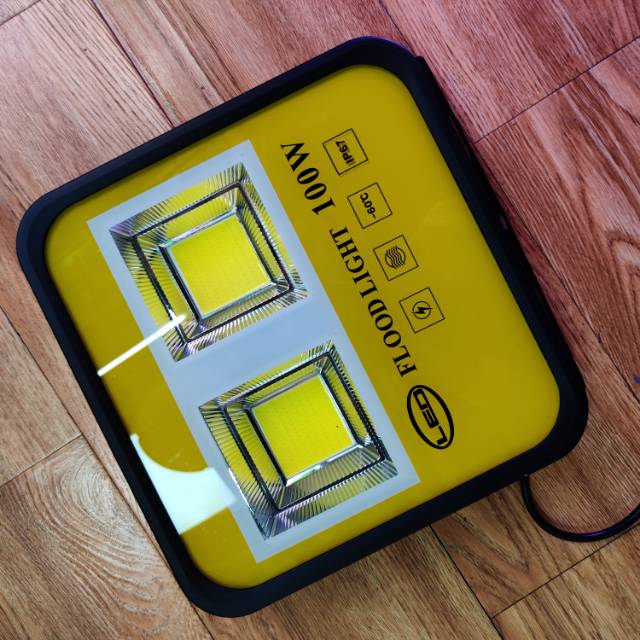 LED spotlights outdoor advertising lights Aluminum alloy yellow shell outdoor lighting equipment portable lighting equipment