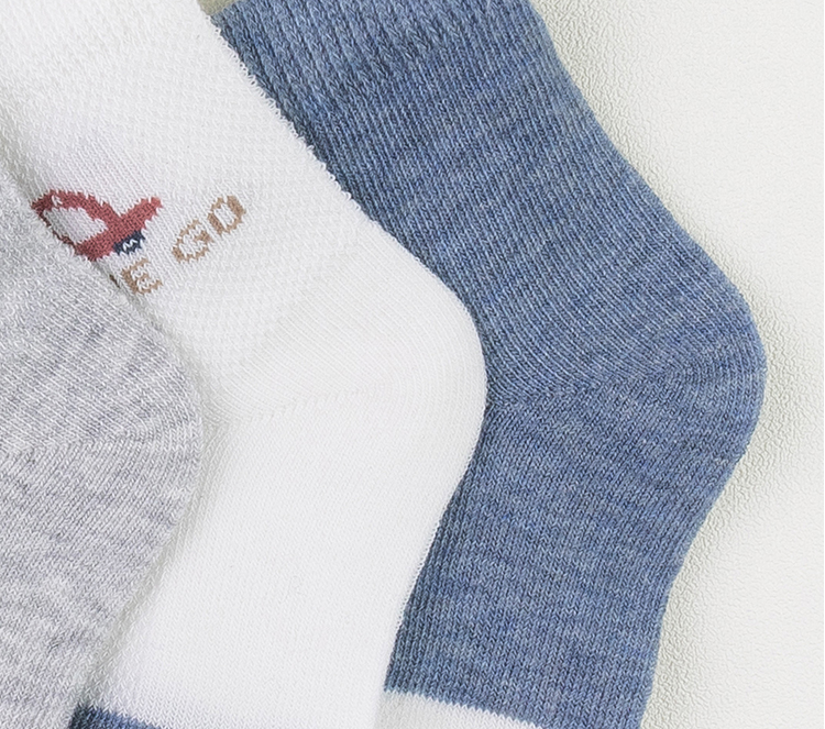 Children's socks, cute cartoon smiling faces, spring and summer boys' and girls' mesh socks, boat socks for babies aged 3 to 12 Specification image