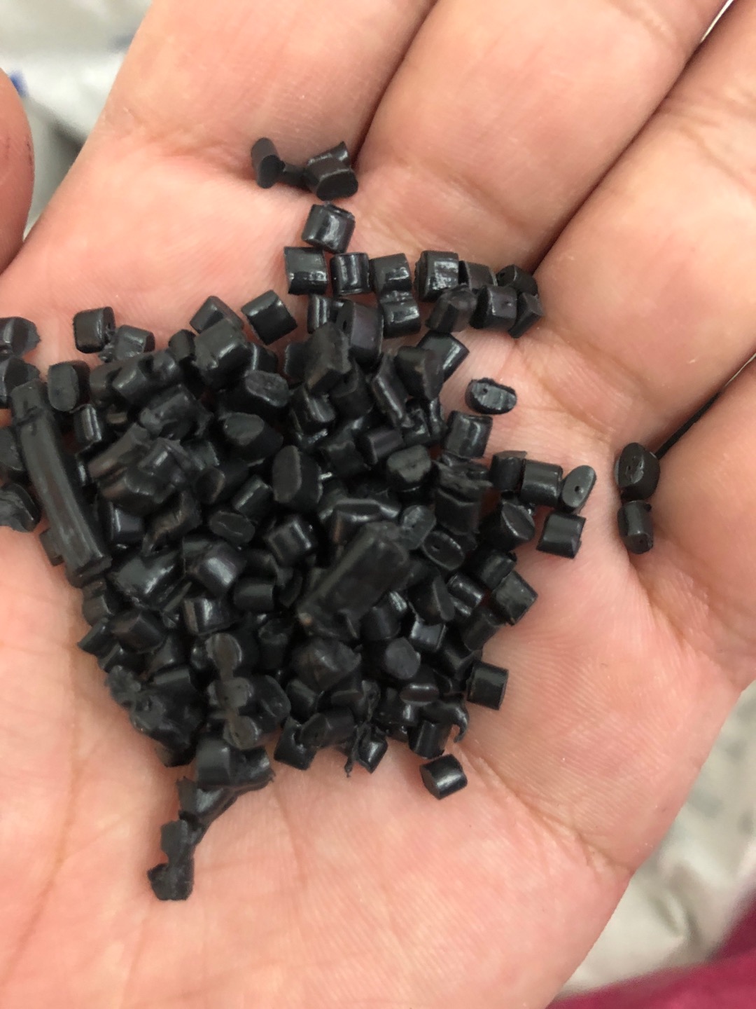 Yanxia Plastic Black Small granular secondary high-pressure material (recycled material) Specification image