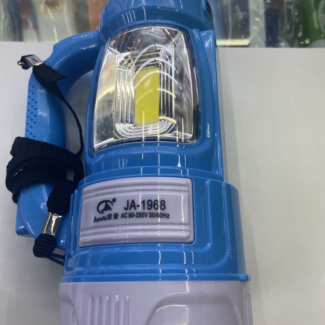 High-intensity flashlight, long-range ultra-bright searchlight, multi-functional outdoor xenon portable large-capacity charging lamp Specification image