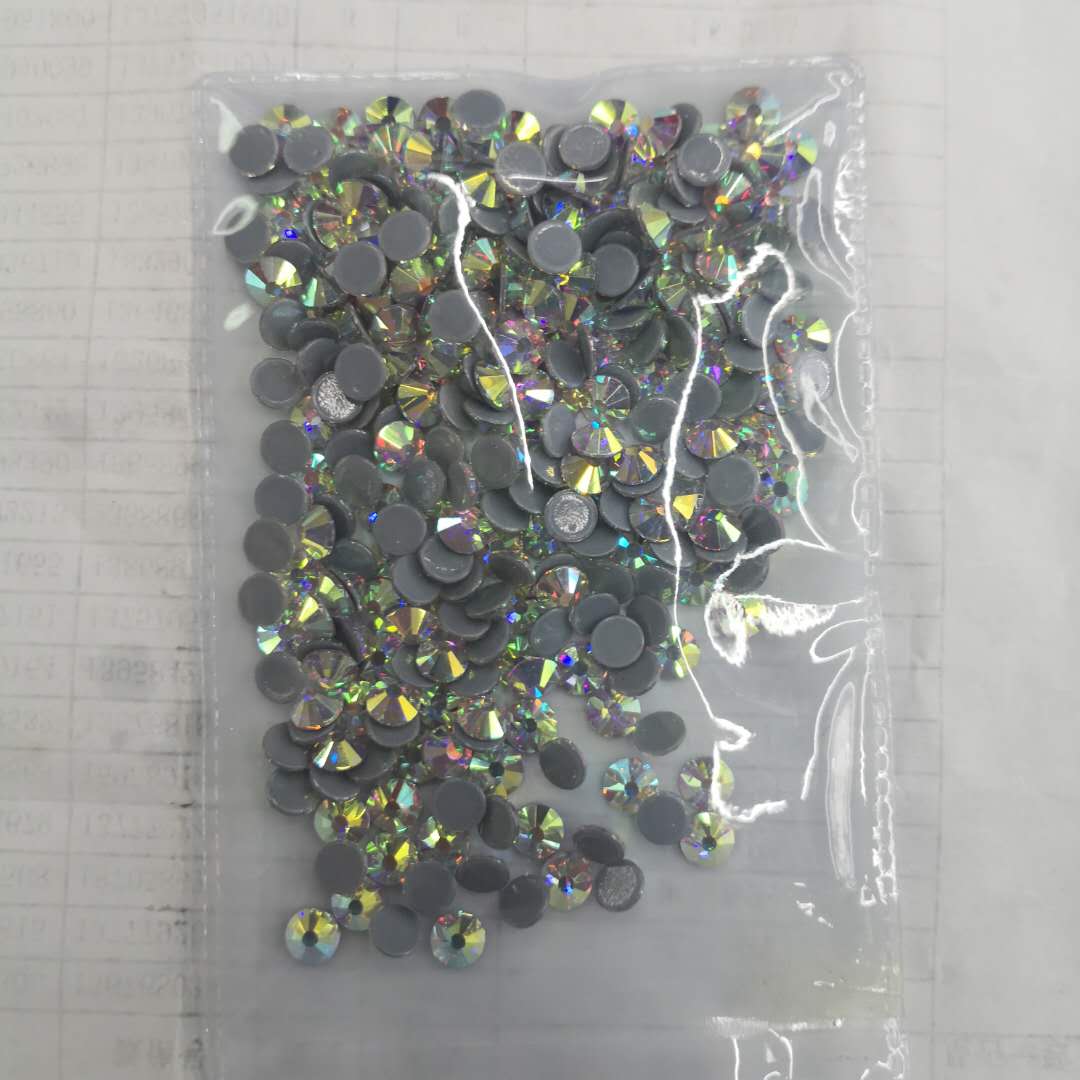 Scattered diamond glass imitation diamond silver chain claw chain diamond chain shoes, clothing accessories diy accessories mobile phone stickers diamond water diamond hand-sewn diamond details Picture