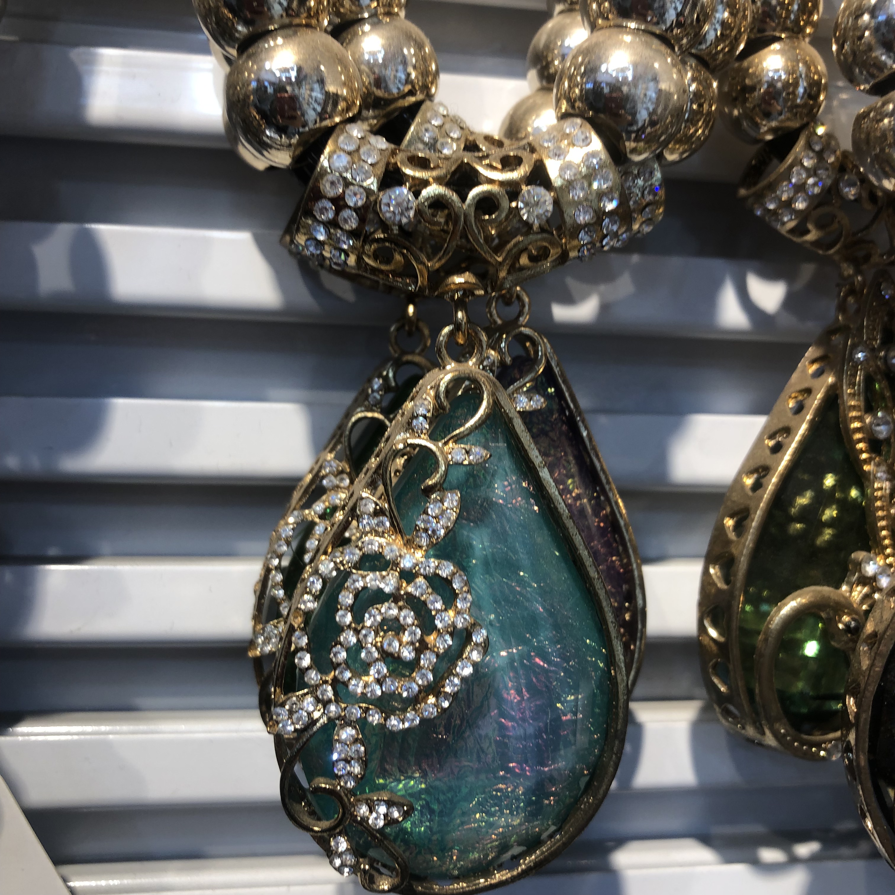 Long autumn and winter simple, elegant, high-end ethnic style, versatile, personalized and fashionable water diamond necklace, women's retro sweater chain 1