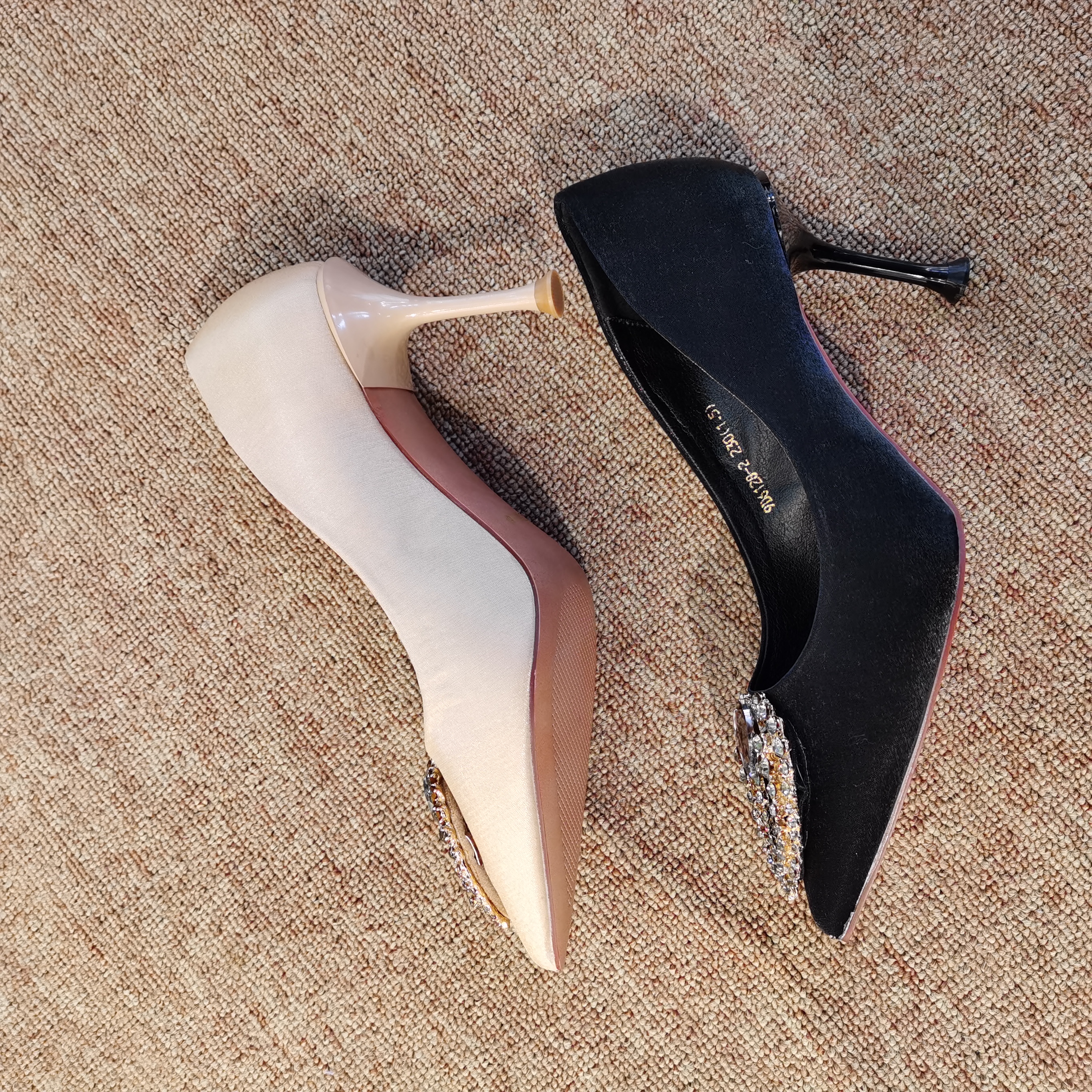 YP1003优品2020新款广州女士工作休闲真皮高跟鞋产品图