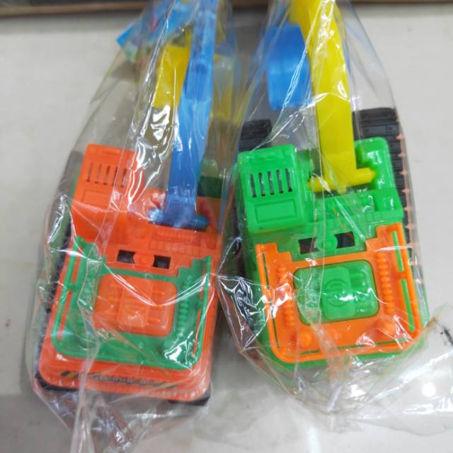 儿童塑料。赠品玩具挖机。产品图