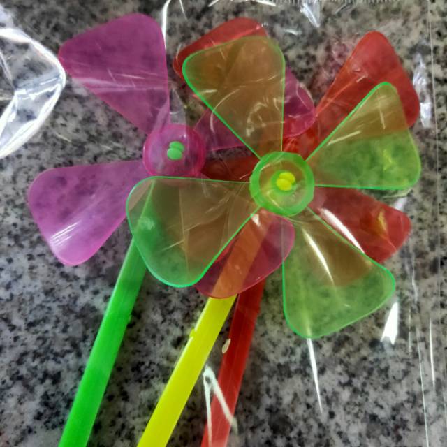 儿童玩具塑料小风车产品图