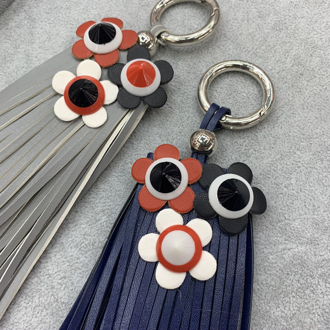 时尚热销爆款花朵流苏钥匙扣包包配饰挂件细节图