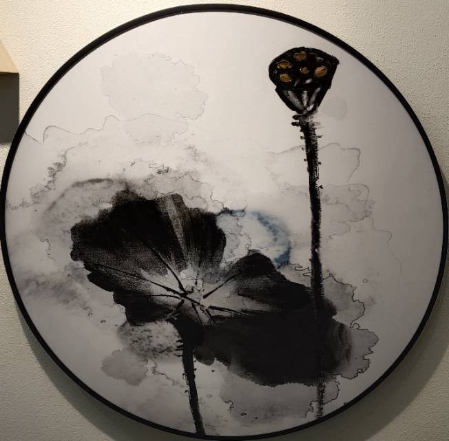 Yiwu Fine Painting Decorative Painting Aluminum Alloy Round Frame Lotus Micro Spray Oil Painting