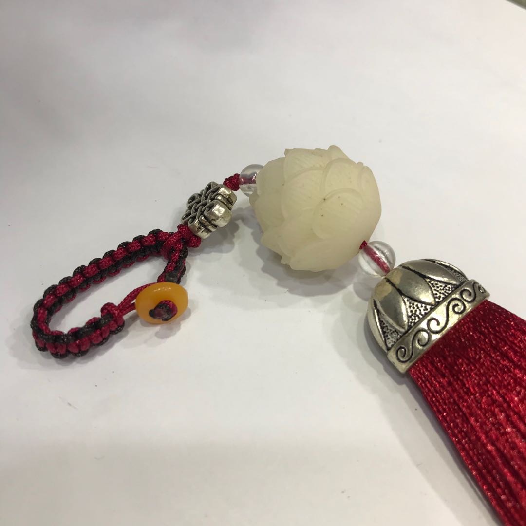 Car pendant with tassels in Chinese style, a high-end and creative mobile phone pendant that is popular on the Internet, a simple and elegant pendant for women details Picture