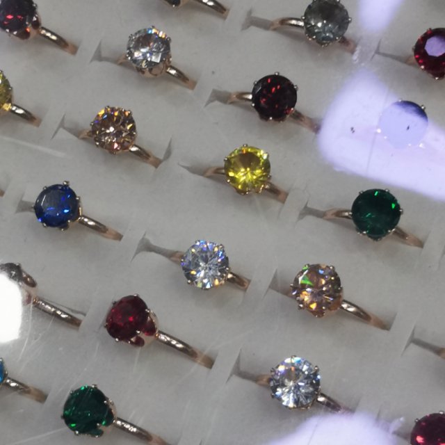 Wholesale of fresh and clean diamond rings for export, essential for taking photos Specification image