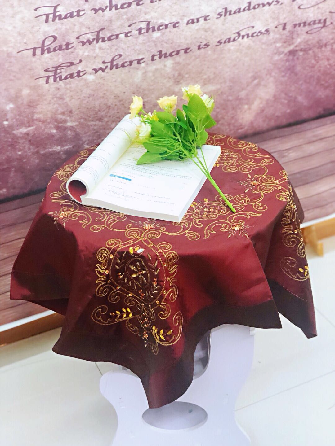 2020 new factory direct hand beaded flower tablecloth thumbnail