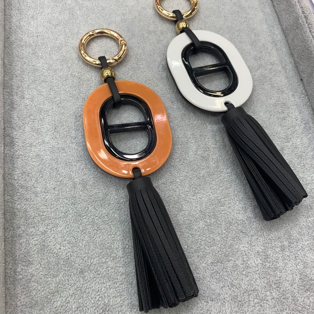 新款流苏汽车钥匙扣挂件女时尚长款皮革吊坠百搭包包装饰配饰产品图