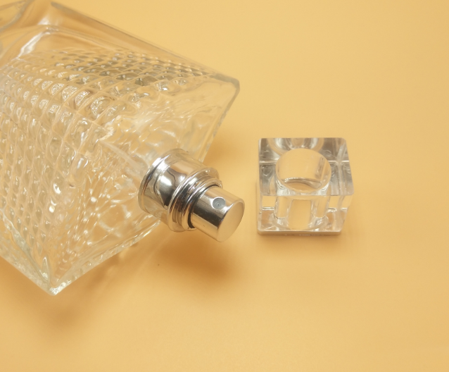 High-end transparent irregularly patterned spray perfume dispensed bottles Specification image