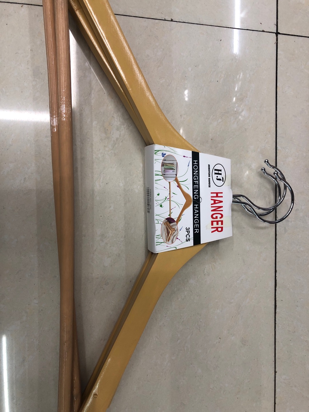 枫木时尚衣架晾衣架户外衣架旅行衣架细节图