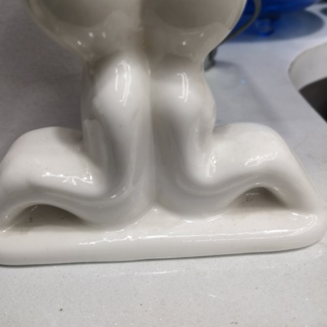 小人型白色陶瓷种草杯种花产品图