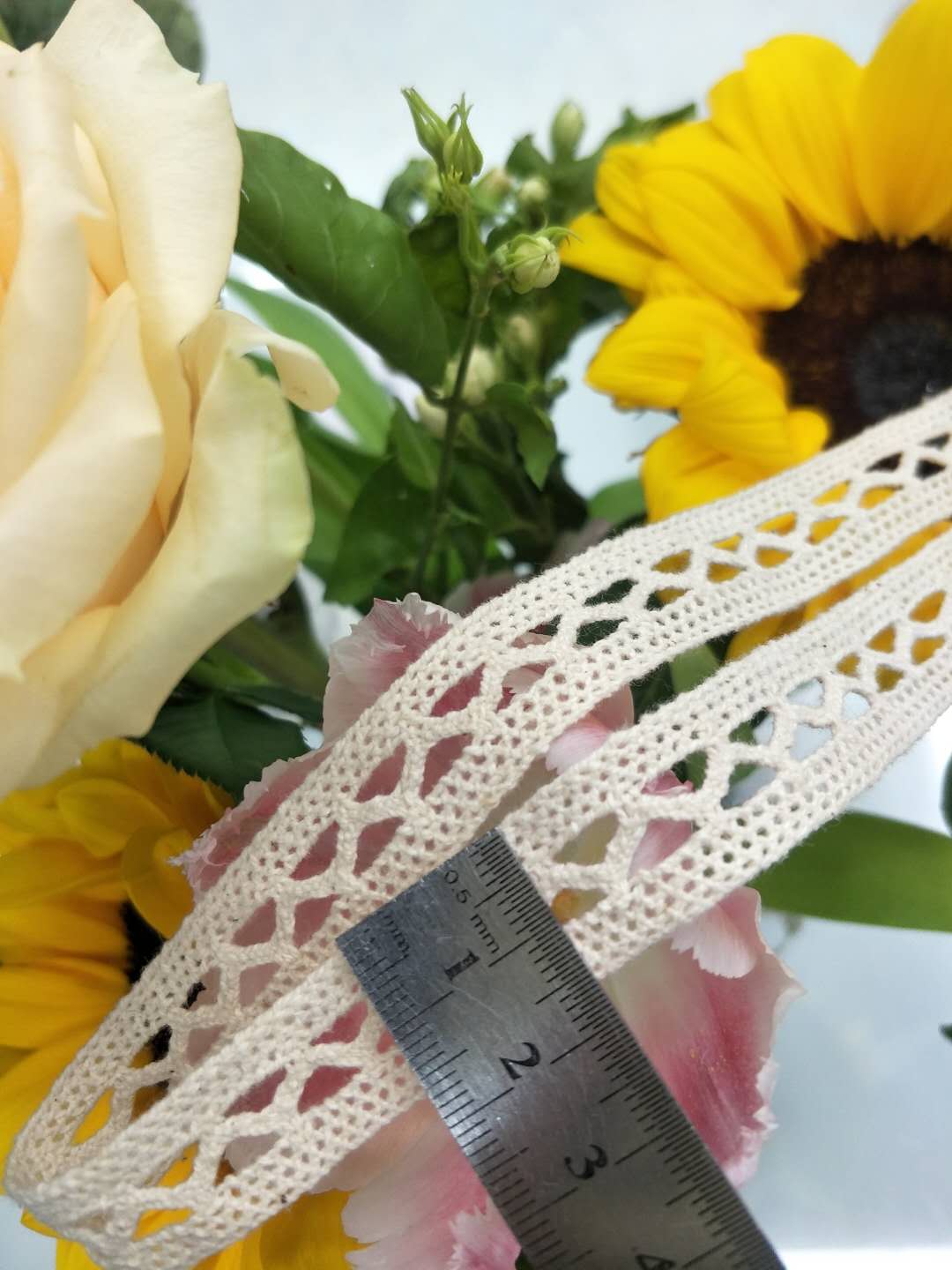 We offer a wide range of fashionable cotton thread lace designs for home use in stock Specification image