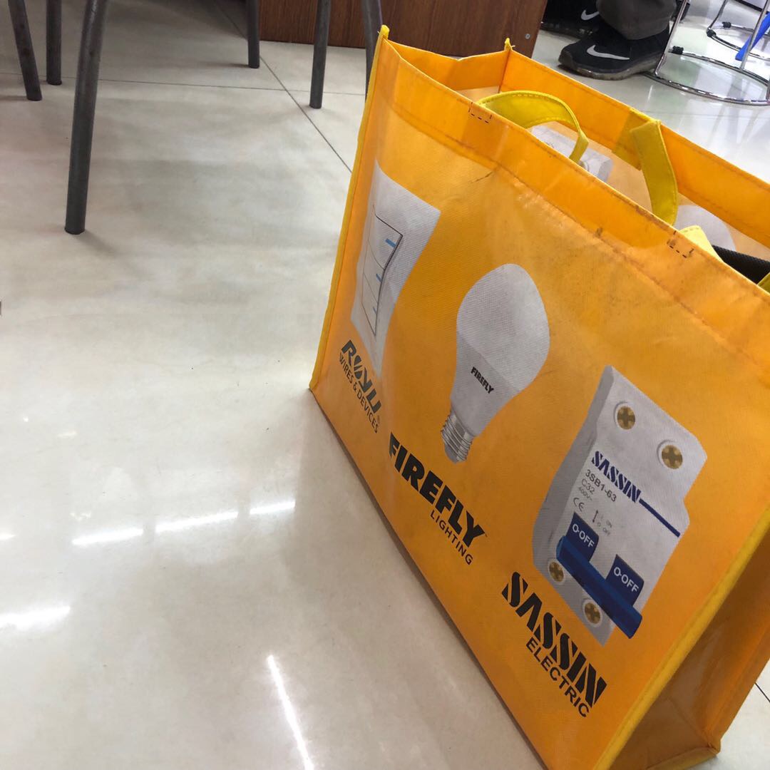 Yellow Storage Woven Bag Moving Quilts Packing Bag Large Capacity Non-Woven Canvas Duffel Bag Thickened Quilt Bag details Picture