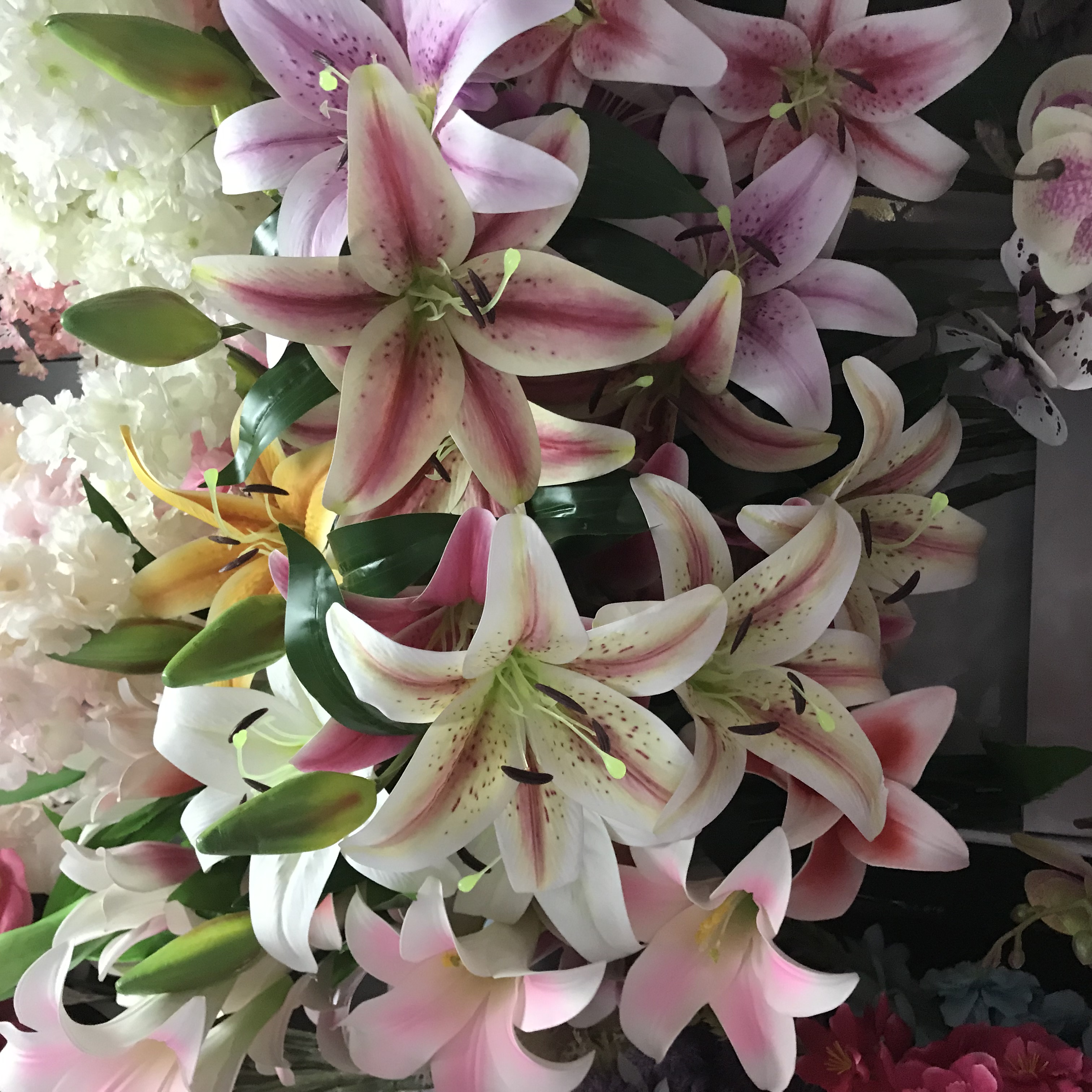 Simulation lily high-grade sitting room single moisturizing table decoration desktop small fresh and realistic fake flowers thumbnail