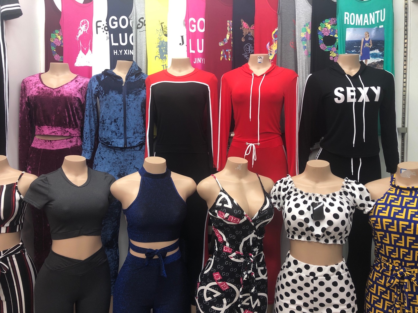 Dongyang Shuangxiang Clothing Co., LTD