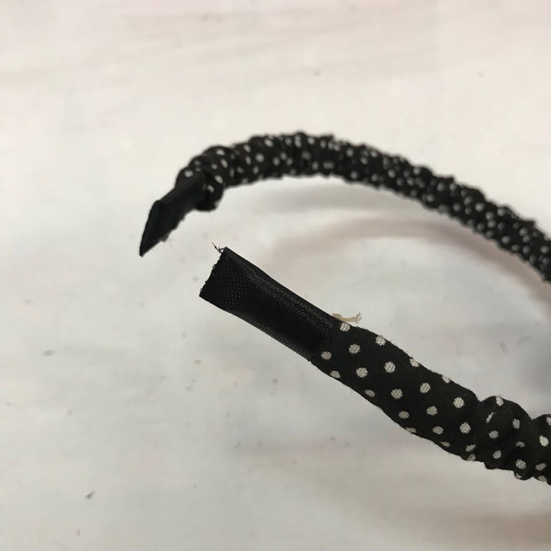 Hair bundles and headbands are versatile for women. They are popular for going out. The simple hair clip is a must-have. The forest-style style is super ethereal. The fine-edge headband is a hair accessory Specification image