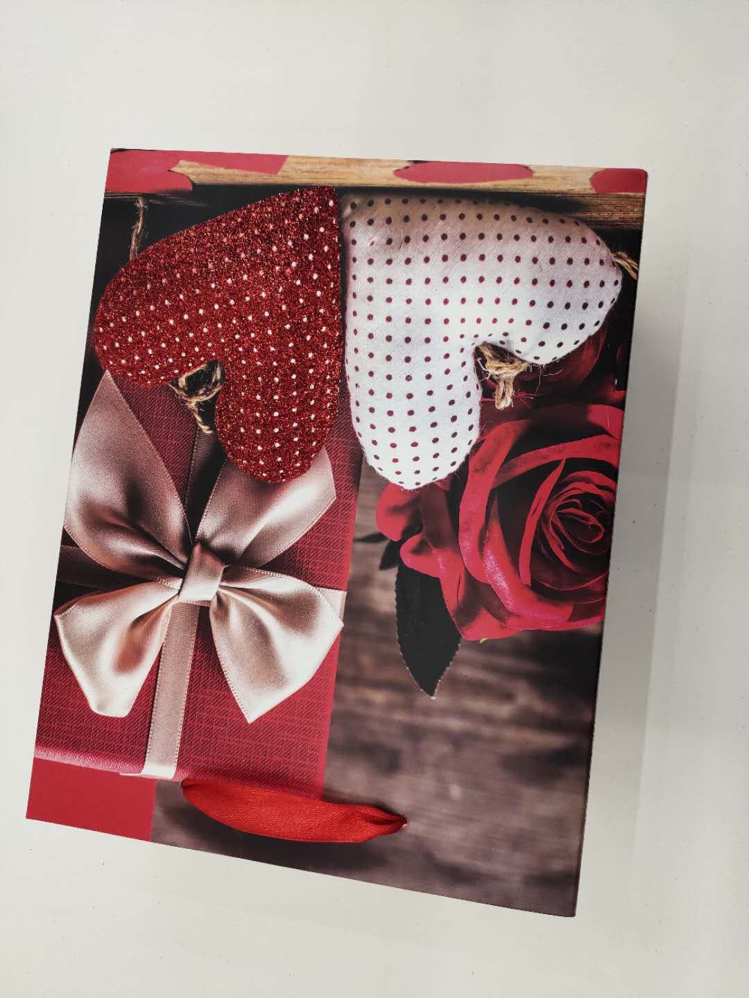 Detailed display of the contents of the gift bag