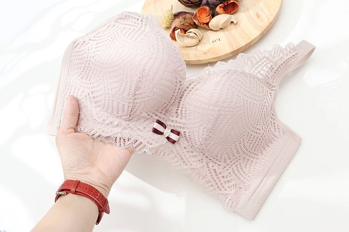 Explosive Baby Cotton Lace Lace Breathable Not Empty Cup Thick No Underwire Holding Soft Cup Comfortable Adjustment Underwear Women details Picture