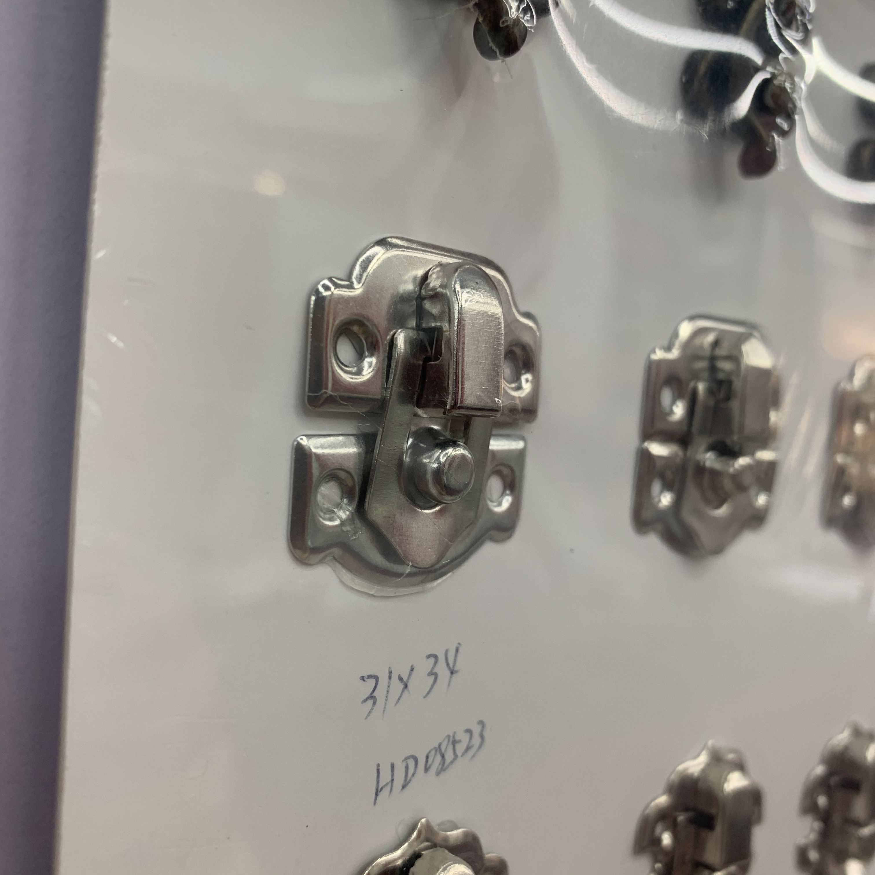Luggage hardware accessories, women's bags, metal bag buckles, hidden buckles, lock buckles, bag locks, insert buckles, diy buttons, buckle rings are all acceptable Specification image