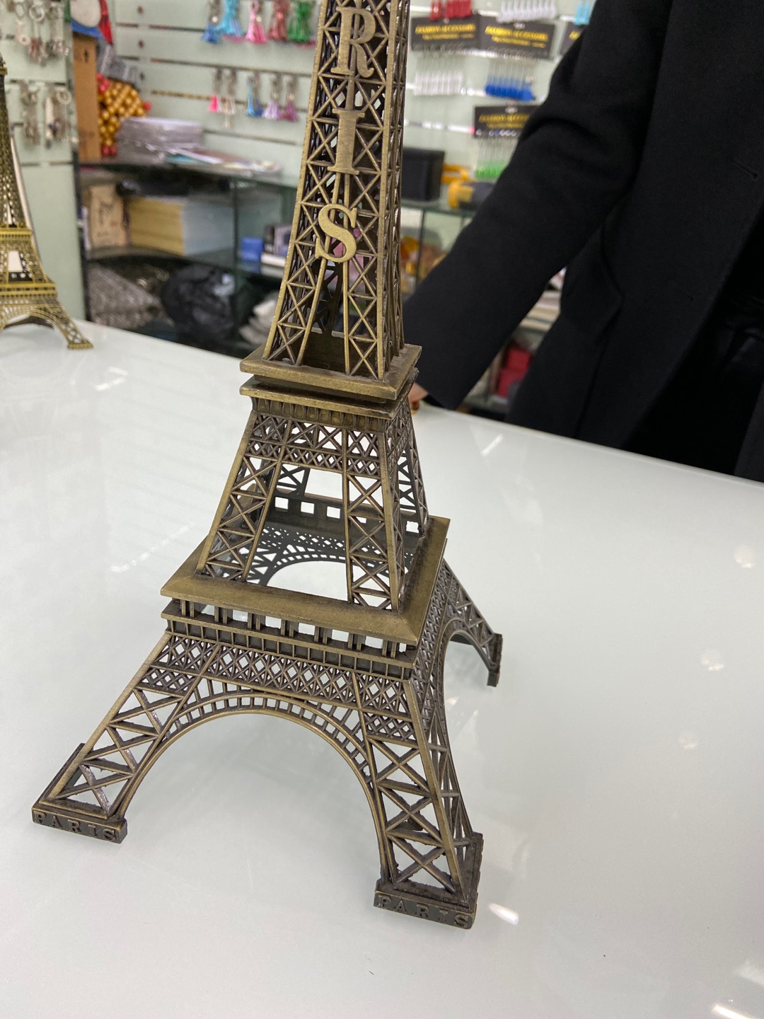 38锌合金铁塔装饰创意摆件饰品五金摆件产品图