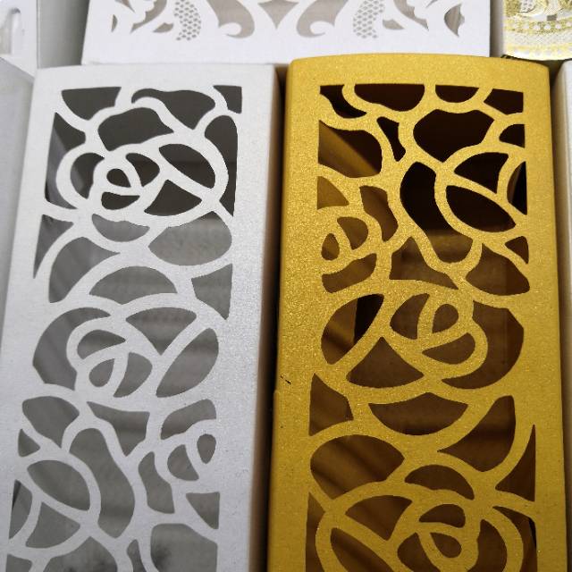 镂空雕花礼盒糖果包装盒现货批发厂家直销来样订做产品图